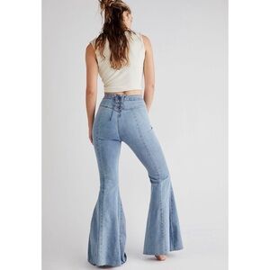 NWT We The Free CRVY Super High Rise Lace Up Flare Jeans in Light Denim